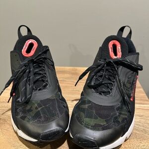 Nike 
Air Max 2090 ‘Infrared Duck Camo’